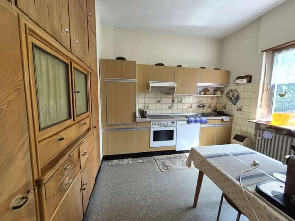 Immobilie in Ramstein-Miesenbach - Vielseitiges Wohn- und Geschäftshaus mit großzügigem Grundstück im Ortszentrum - Bild 4