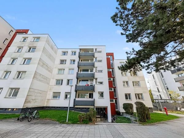 Immobilie in Ottobrunn - Lichtdurchflutete 1-Zimmer-Wohnung mit sonniger West-Loggia und soliden Mieteinnahmen in Ottobrunn - Bild 0