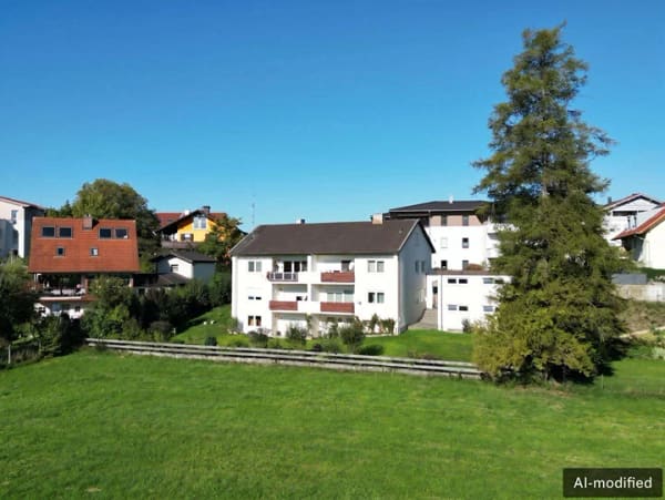 Immobilie in Freilassing - Teilvermietetes Mehrfamilienhaus in sehr schöner Lage mit großzügigem Grundstück und Alpenblick - Bild 0