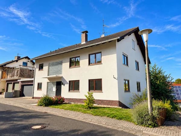 Immobilie in Eschau - Ihre Chance: Großzügiges Zweifamilienhaus mit gigantischem Ausblick! - Bild 1