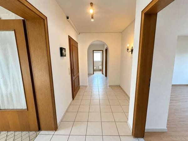 Immobilie in Eschau - Ihre Chance: Großzügiges Zweifamilienhaus mit gigantischem Ausblick! - Bild 3