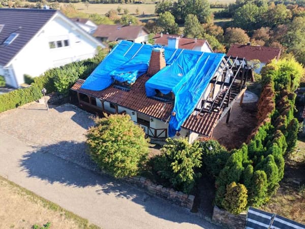 Immobilie in Hüffenhardt - Sanieren, gestalten, verwirklichen – Mediterranes Wohnhaus in Feldrandlage - Bild 1