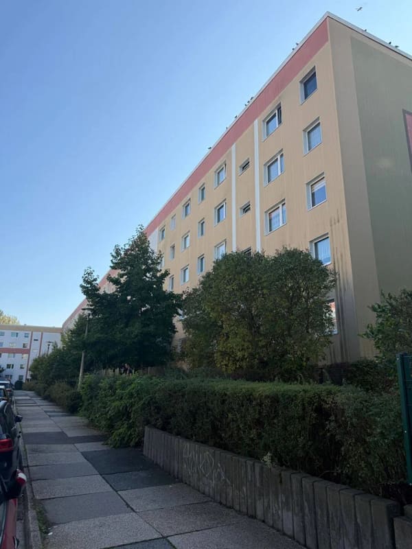 Immobilie in Gera - Attraktive 4-Zimmer-Wohnung mit Südbalkon zum Selbstgestalten – günstiger Kaufpreis in Gera-Lusan! - Bild 1