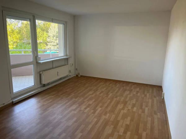 Immobilie in Arnsdorf - 2-Raum-Wohnung mit Loggia, Aufzug und Stellplatz in Arnsdorf - Bild 1