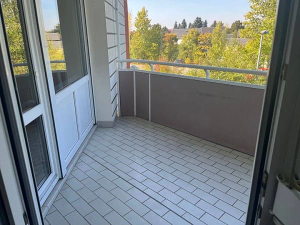 Immobilie in Arnsdorf - 2-Raum-Wohnung mit Loggia, Aufzug und Stellplatz in Arnsdorf - Bild 2