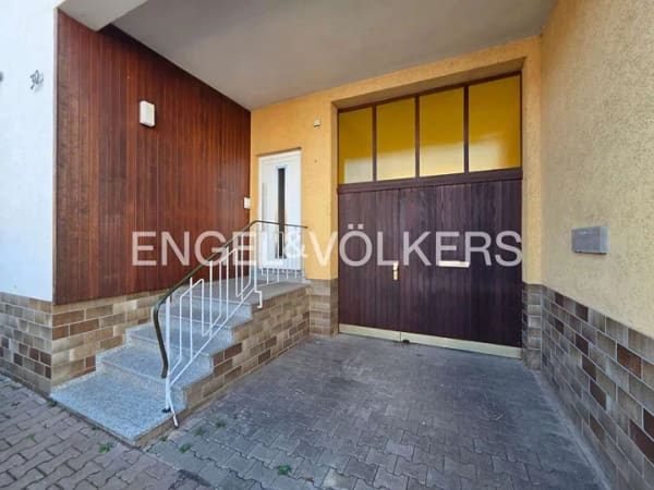 Immobilie in Walldorf - Großzügiges Wohnhaus mit sonnigem Garten und überdachter Dachterrasse - Bild 2