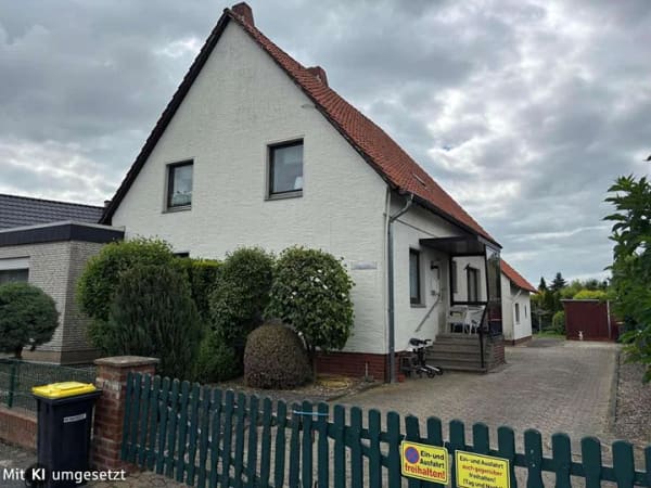 Immobilie in Pattensen - Großzügiges Ein- bis Zweifamilienhaus mit viel Potenzial u. großem Grundstück - Bild 1