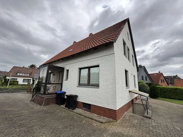 Immobilie in Pattensen - Großzügiges Ein- bis Zweifamilienhaus mit viel Potenzial u. großem Grundstück - Bild 2