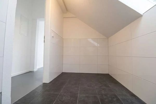 Immobilie in Mönchweiler - Neu ausgebaute Kapitalanlage – kompakte 2-Zimmer-Wohnung mit Stellplatz - Bild 1