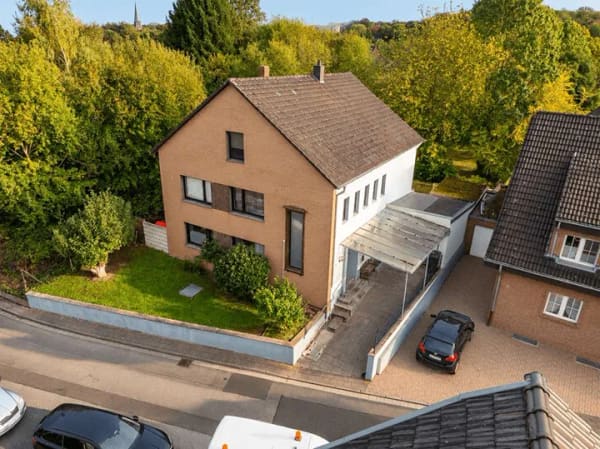 Immobilie in Korschenbroich - Gepflegtes Zwei- Dreifamilienhaus mit Garage in Korschenbroich - Bild 2