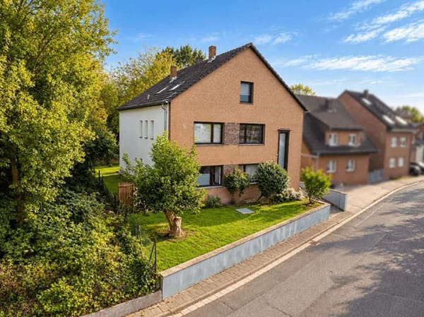 Immobilie in Korschenbroich - Gepflegtes Zwei- Dreifamilienhaus mit Garage in Korschenbroich - Bild 3