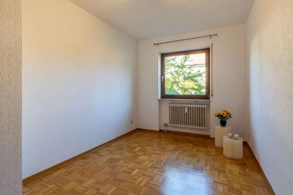 Immobilie in Waldenburg - 4+1! 4-Zimmer Familienwohnung mit zusätzlichem Hobbyzimmer in Waldenburg. Kurzfristig beziehbar - Bild 3