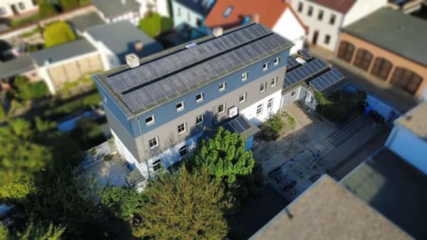 Immobilie in Calbe (Saale) - Gepflegtes Einfamilienhaus mit großem Grundstück, zwei Garagen und Ausbaupotenzial in Calbe (Saale) - Bild 0