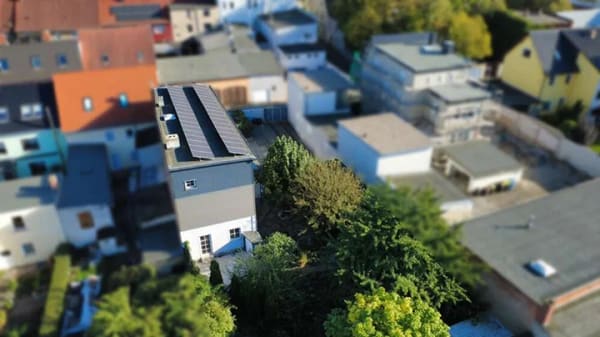 Immobilie in Calbe (Saale) - Gepflegtes Einfamilienhaus mit großem Grundstück, zwei Garagen und Ausbaupotenzial in Calbe (Saale) - Bild 3