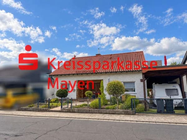 Immobilie in Mendig - Attraktives Zweifamilienhaus mit ELW und großem Grundstück - Bild 0
