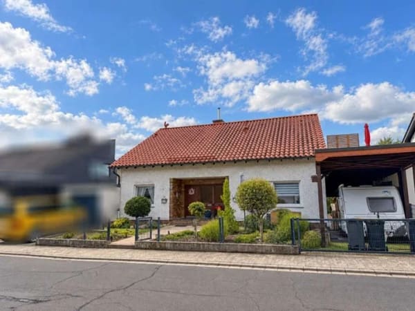 Immobilie in Mendig - Attraktives Zweifamilienhaus mit ELW und großem Grundstück - Bild 1