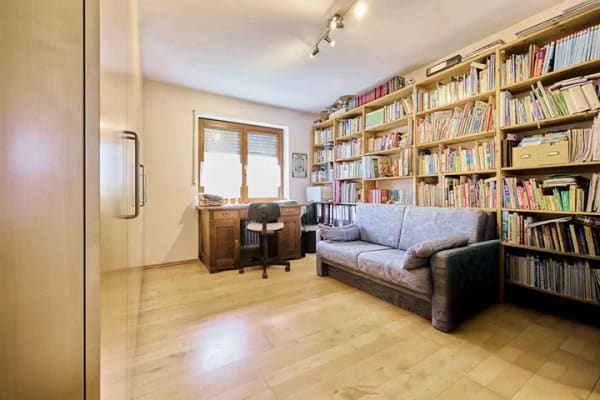 Immobilie in Igling - Traumhafte Maisonettewohnung:
Zwei Ebenen, zwei Bäder, Garten & Garage - Bild 4
