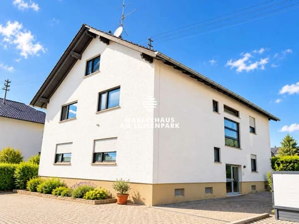 Immobilie in Lustadt - Solides Mehrfamilienhaus mit 364 m² Wohnfläche und großem Gartengrundstück – 3 ETWs & Eigennutzung - Bild 0