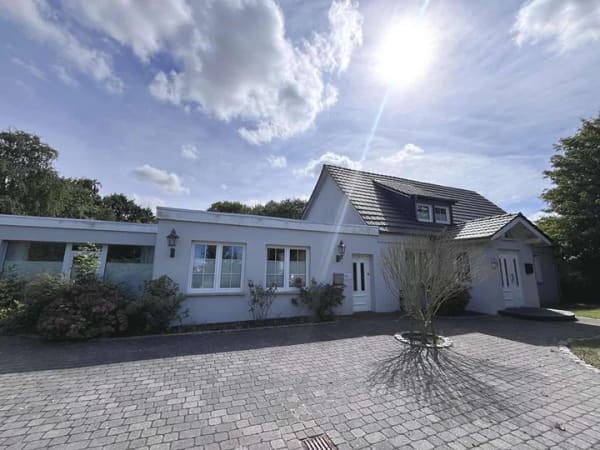 Immobilie in Hage - Arbeiten und Wohnen unter einem Dach - Großzügiges Anwesen im Luftkurort Hage nahe der Ostfriesisc - Bild 3