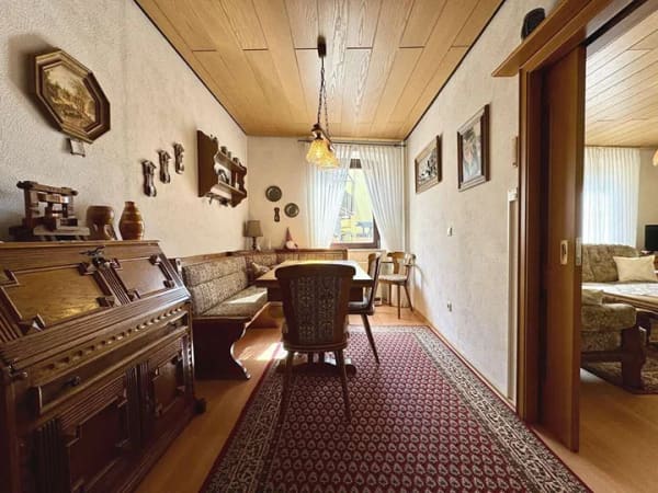 Immobilie in Maikammer - Schmuckstück in Maikammer - Einfamilienhaus mit großem Gartengrundstück - Bild 2