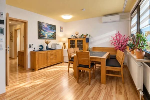 Immobilie in Renningen - Großzügige 4,5-Zimmer-Wohnung mit zwei Balkonen im Herzen von Renningen - Bild 3