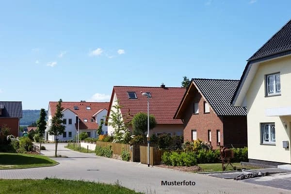 Immobilie in Albstadt - Einfamilienhaus mit Garage in durchgrünter und ruhiger Wohnlage - Bild 0