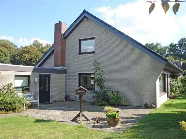 Immobilie in Brunsbüttel - Großes Einfamilienhaus mit Garage in bevorzugter Wohnlage Nähe Schleuse in Brunsbüttel - Bild 0