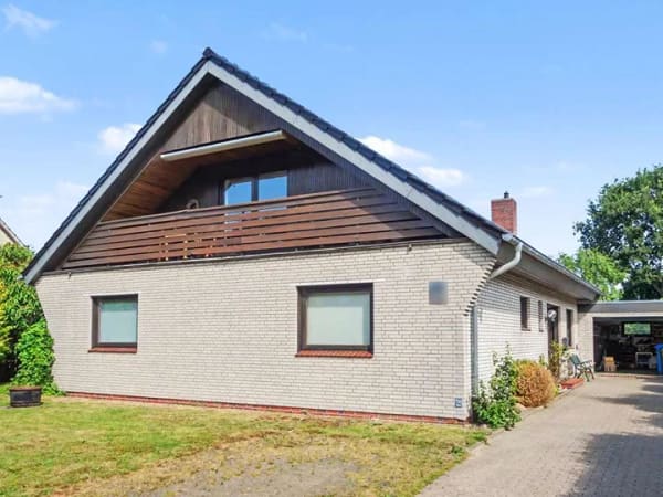 Immobilie in Brunsbüttel - Großes Einfamilienhaus mit Garage in bevorzugter Wohnlage Nähe Schleuse in Brunsbüttel - Bild 2