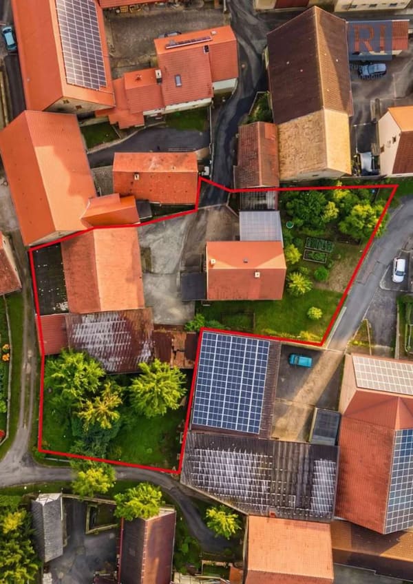 Immobilie in Marktbreit - Hofstelle im Herzen von Gndostadt - Einfamilienhaus mit Scheune und Nebengebäude - Bild 0