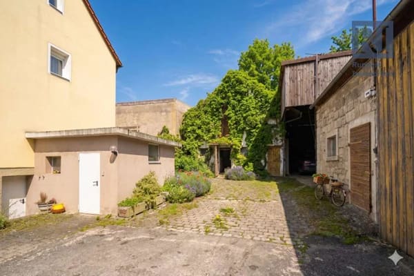 Immobilie in Marktbreit - Hofstelle im Herzen von Gndostadt - Einfamilienhaus mit Scheune und Nebengebäude - Bild 2