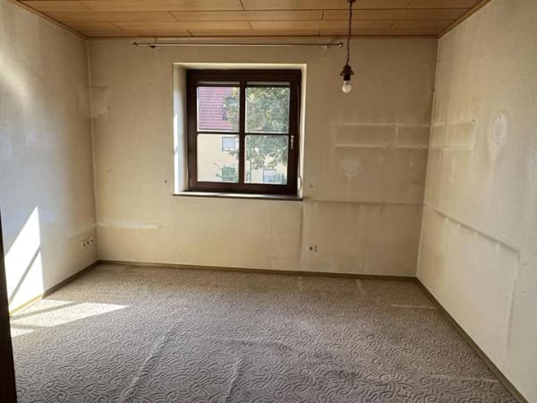 Immobilie in Trostberg - Ruhig gelegene Wohnung mit Garage, Keller und Schuppen - Bild 3