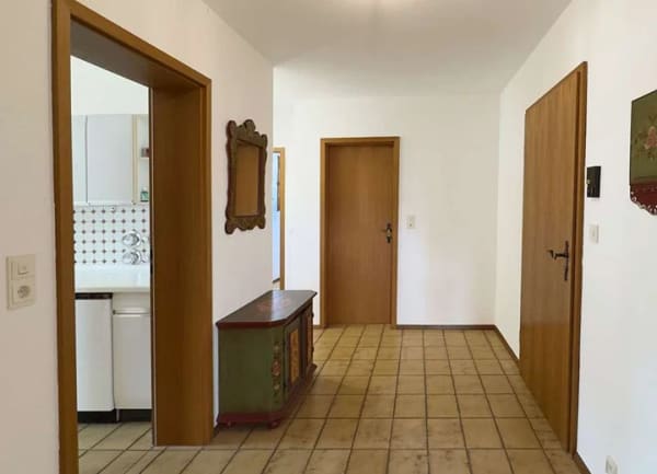 Immobilie in Oy-Mittelberg - Gepflegte 3-Zimmer-Wohnung mit Südbalkon, herrlichem Bergblick und Tiefgaragenstellplatz im Allgäu - Bild 2