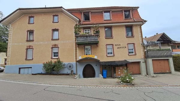 Immobilie in Schönau im Schwarzwald - Gepflegtes, voll vermietetes Mehrfamilienhaus mit 7 Einheiten in zentraler Lage von Schönau - Bild 0