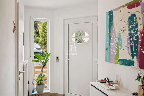 Immobilie in Grafschaft - Familienfreundliches Zuhause mit Garten, Garage & Klimaanlage in ruhiger Lage - Bild 2