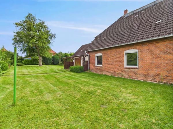 Immobilie in Gadebusch - Doppelhaushälfte mit Ausbaureserve und XXL-Grundstück – Sanierung - Bild 2