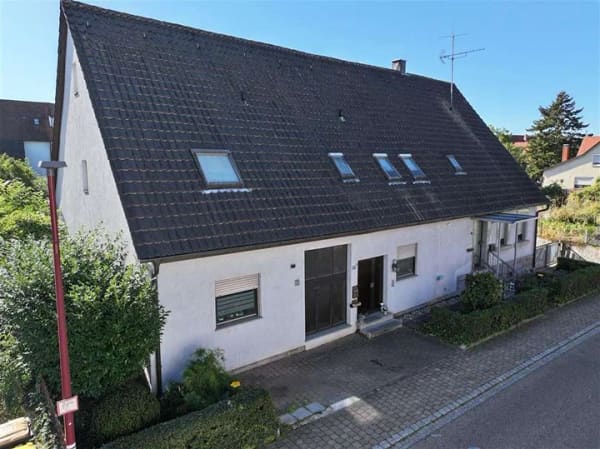 Immobilie in Neckarwestheim - Komplettes Doppelhaus mit zwei Wohneinheiten und ca. 1.177 Qm Grundstück zu verkaufen!! - Bild 0