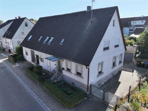 Immobilie in Neckarwestheim - Komplettes Doppelhaus mit zwei Wohneinheiten und ca. 1.177 Qm Grundstück zu verkaufen!! - Bild 1