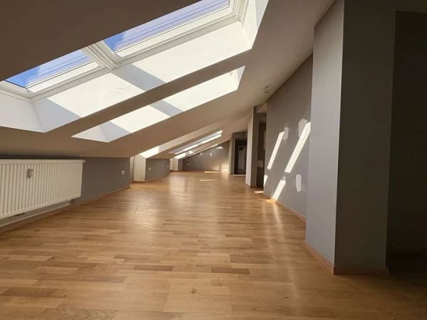 Immobilie in Garmisch-Partenkirchen - Lichtdurchflutete 4-Zimmer-Dachgeschosswohnung mit 125 m² und 2 Bädern in Garmisch - Bild 0