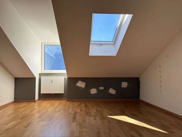 Immobilie in Garmisch-Partenkirchen - Lichtdurchflutete 4-Zimmer-Dachgeschosswohnung mit 125 m² und 2 Bädern in Garmisch - Bild 4
