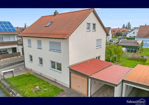Immobilie in Speichersdorf - Top gepflegtes MFH mit 3 Parteien im Herzen von Speichersdorf - Bild 0