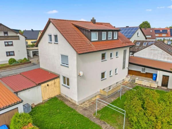 Immobilie in Speichersdorf - Top gepflegtes MFH mit 3 Parteien im Herzen von Speichersdorf - Bild 2