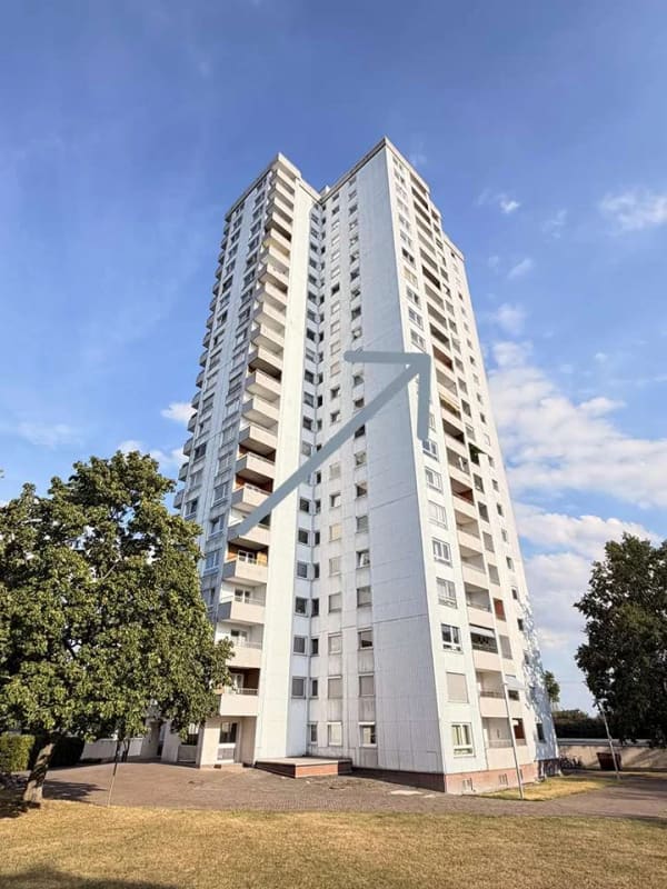 Immobilie in Mainaschaff - Über den Dächern von Mainaschaff – großzügige 3-Zimmer-Wohnung im 11. Obergeschoss mit Weitblick - Bild 0