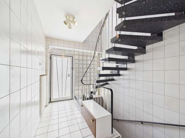 Immobilie in Sehnde - Zweifamilienhaus in Sehnde: Charmantes Zuhause mit Einliegeroption und vielseitigen Möglichkeiten! - Bild 2
