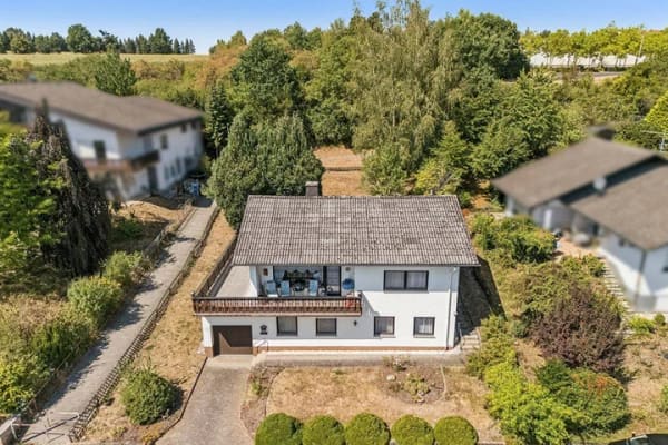 Immobilie in Hadamar - Charmantes freistehendes Einfamilienhaus mit großem Grundstück in ruhiger Lage - Hadamar - Bild 1