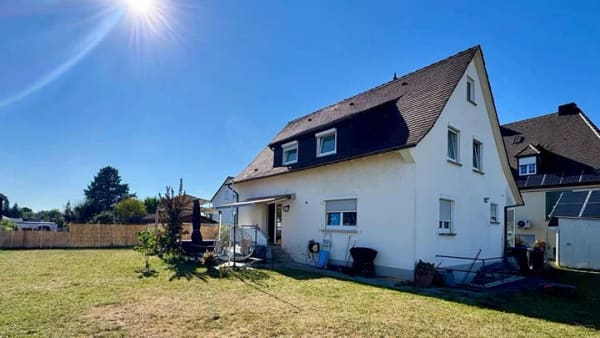 Immobilie in Meckenbeuren - Sî | Charmantes, freistehendes Ein- bis Zweifamilienhaus mit großem Garten - Bild 1