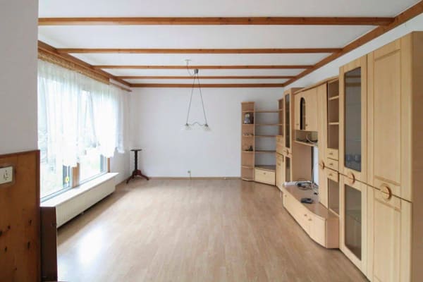 Immobilie in Halle (Saale) - Sanierungsbedarf - ehem. DDR-Bau - 4 Zimmer mit 3.555 m² Grundstück - Direkt an der B 100 - Bild 4