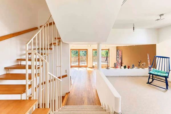 Immobilie in Isen - Architektenhaus in erster Reihe mit unverbautem Blick & eine Sackgassenlage - perfekt für Familien! - Bild 0