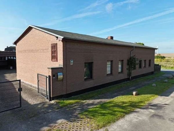 Immobilie in Gutow - Einfamilienhaus in Goldewin mit Blick auf den Dorfteich - Bild 1