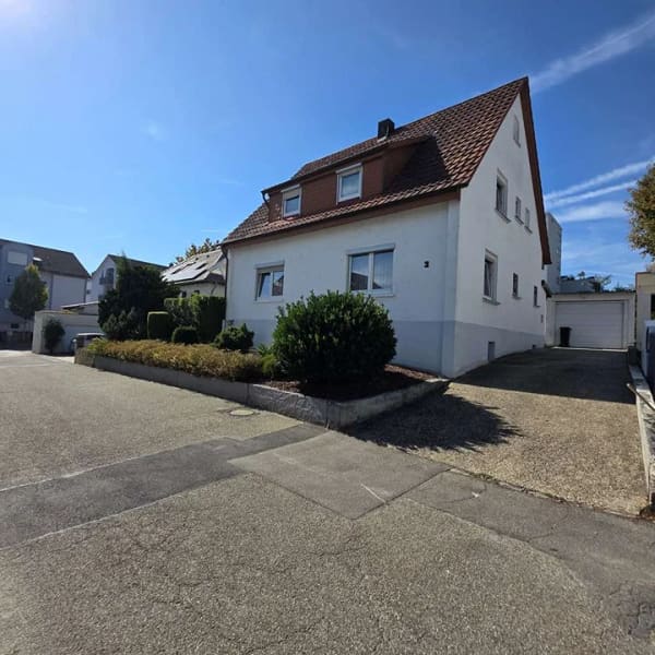 Immobilie in Untereisesheim - Vielseitiges Zweifamilienhaus mit großem Grundstück und viel Potenzial für Handwerker & Familien!!! - Bild 0