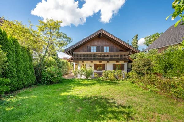 Immobilie in Feldafing - AIGNER - Freistehendes Einfamilienhaus mit schönem Garten in guter Lage von Feldafing - Bild 0